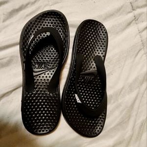 Nike flip flops